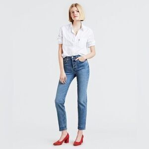 Levi’s Premium Wedgie Icon Fit Jeans in These Dreams Medium Wash